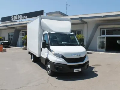Usata Iveco Daily 135 CV (99 kW) 2022 Bianco