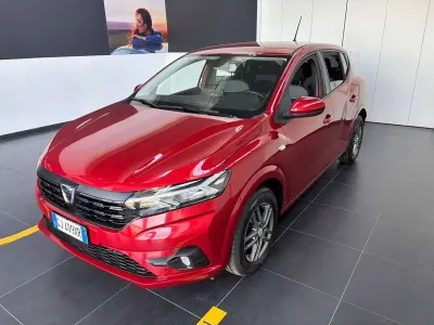 Usata Dacia Sandero Comfort 101 CV (74 kW) 2022 Rosso fusion Berlina