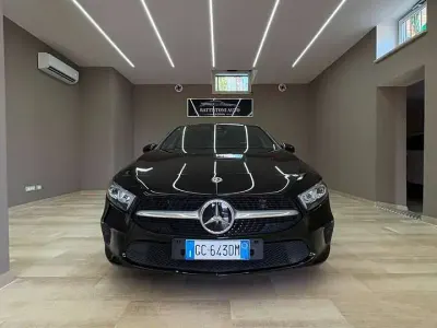 Usata Mercedes A180 116 CV (85 kW) 2020 Nero Berlina