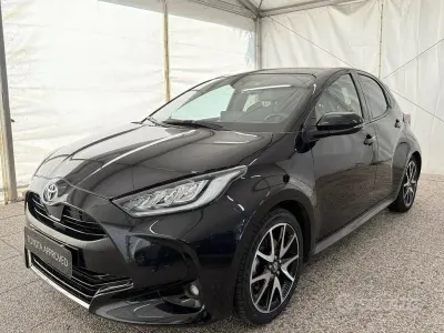Usata Toyota Yaris Hybrid Lounge 116 CV (85 kW) 2022 Nero Berlina