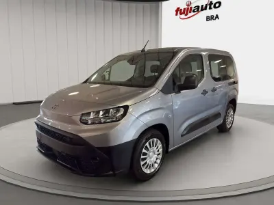 Nuova Toyota Proace Verso City 102 CV (75 kW) 2026 Silver met Station wagon