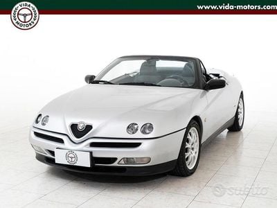 Usata Alfa Romeo Spider Lusso 192 CV (141 kW) 1997 Grigio Cabrio