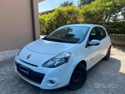 Usata Renault Clio IV Dynamique 75 CV (55 kW) 2012 Berlina