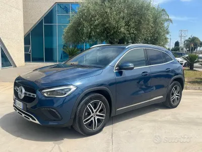 Usata Mercedes GLA200 150 CV (110 kW) 2020 Blu SUV