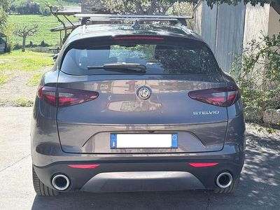 Usata Alfa Romeo Stelvio Executive 179 CV (131 kW) 2018 Grigio SUV