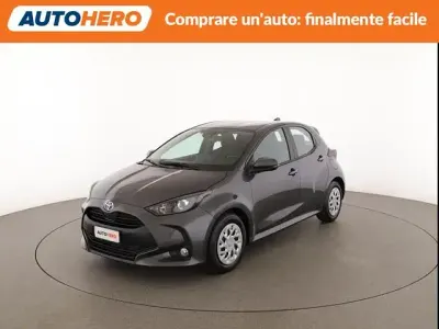 Usata Toyota Yaris Active 116 CV (85 kW) 2023 Grigio Utilitaria