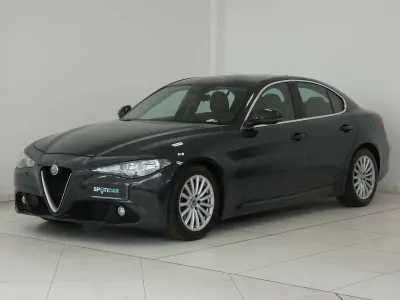 Używany Alfa Romeo Giulia Super 150 KM (110 kW) 2017 Szary Sedan/Limuzyna