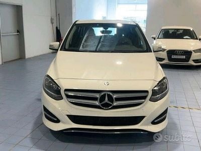 Usata Mercedes B180 AMG line 108 CV (79 kW) 2015 Bianco Monovolume