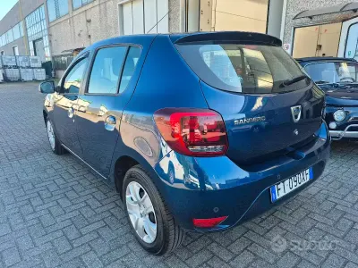 Usata Dacia Sandero 90 CV (66 kW) 2019 Blu Berlina