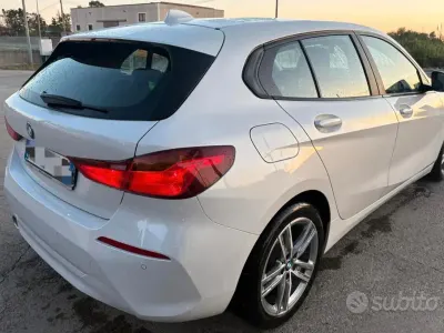 Usata BMW 116 Advantage 116 CV (85 kW) 2020 Bianco Utilitaria