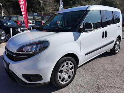 Usata Fiat Doblò Lounge 120 CV (88 kW) 2019 Bianco pastello Monovolume