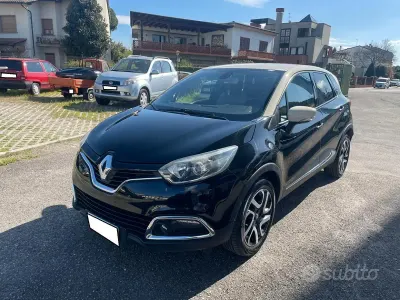 Usata Renault Captur Intens 90 CV (66 kW) 2016 Nero SUV
