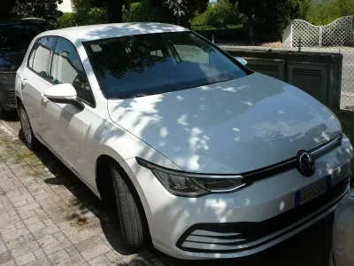 Usata VW Golf VIII Life 116 CV (85 kW) 2022 Bianco Berlina