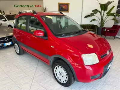 Usata Fiat Panda 4x4 Climbing 69 CV (50 kW) 2012 Rosso Utilitaria