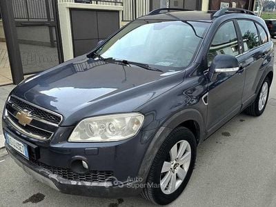 Usata Chevrolet Captiva 150 CV (110 kW) 2008 Blu SUV