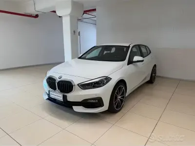 Begagnad BMW 116 Advantage 116 HK (85 kW) 2021 Vit Halvkombi