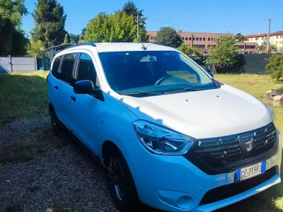 Usata Dacia Lodgy Essentiel 95 CV (69 kW) 2021 Bianco Monovolume