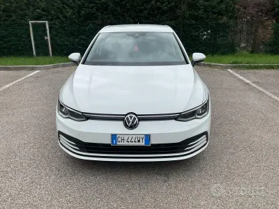 Usata VW Golf VIII Life 116 CV (85 kW) 2022 Bianco Berlina