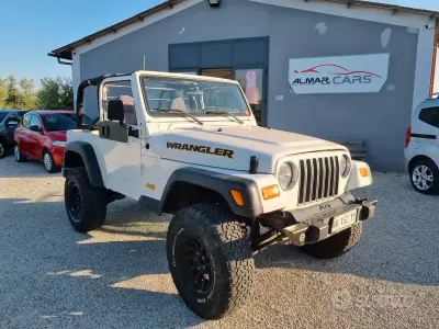 Usado Jeep Wrangler Sport 177 HP (130 kW) 1998 Branco SUV