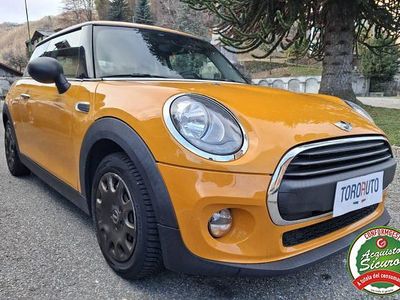 Usata Mini ONE 75 CV (55 kW) 2015 Arancione Utilitaria