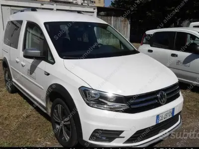 Usata VW Caddy Highline 122 CV (89 kW) 2020 Bianco Monovolume