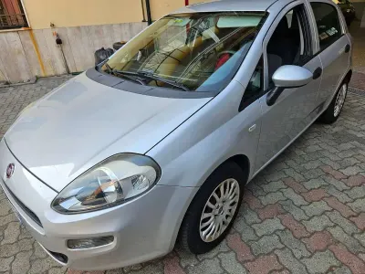 Usata Fiat Punto Street 69 CV (50 kW) 2016 Argento Utilitaria