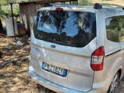 usata Ford Tourneo 1.5 TDCI 75 CV Plus usato