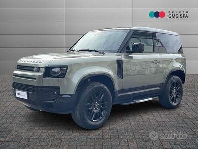 Usata Land Rover Defender SE Dynamic 400 CV (294 kW) 2023 Verde SUV