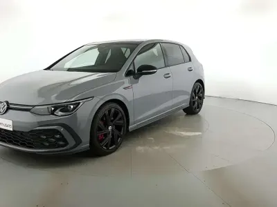 Usata VW Golf VIII GTI 245 CV (180 kW) 2024 Moonstone grey Berlina