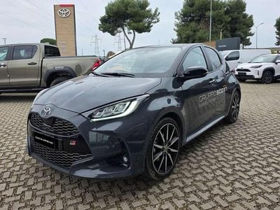 Usata Toyota Yaris Hybrid Sport 92 CV (67 kW) 2025 Grigio Berlina