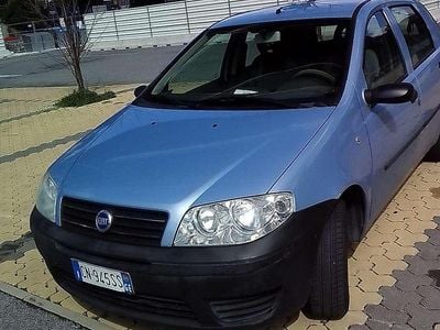 Usata Fiat Punto 69 CV (50 kW) 2004 Blu/azzurro Utilitaria