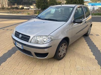Usata Fiat Punto 60 CV (44 kW) 2004 Grigio Utilitaria