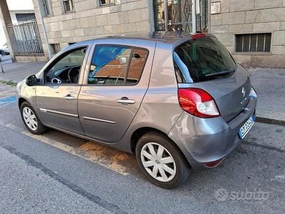Usata Renault Clio II 48 CV (35 kW) 2011 Grigio Berlina