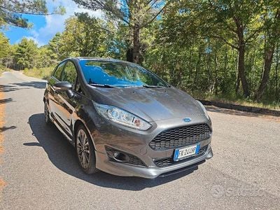 Grigio Usata 2017 Ford Fiesta ST-Line Utilitaria | 10.999 € (Buon prezzo)