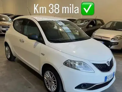 Usata Lancia Ypsilon 84 CV (61 kW) 2017 Bianco Utilitaria