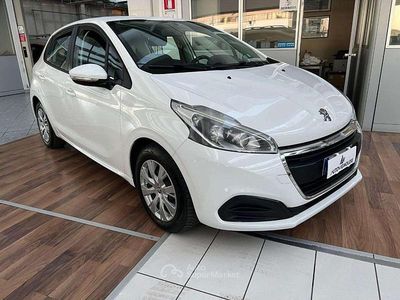 Usata Peugeot 208 Active 82 CV (60 kW) 2019 Bianco Utilitaria