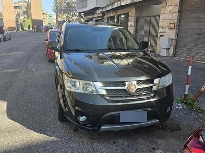 Käytetty Fiat Freemont 140 HP (102 kW) 2011 Musta Katumaasturi
