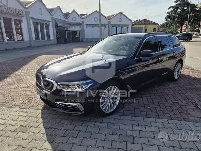 Usata BMW 530 Luxury Line 249 CV (183 kW) 2017 Blu Station wagon