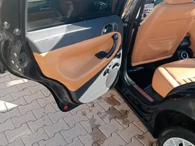 Usata Alfa Romeo 147 120 CV (88 kW) 2006 Utilitaria