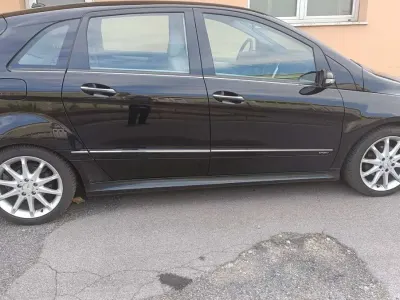 Usata Mercedes B150 95 CV (69 kW) 2007 Nero Monovolume