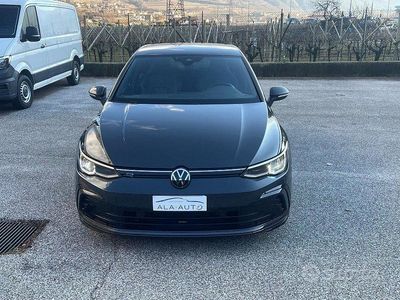 Usata VW Golf VIII R-line 150 CV (110 kW) 2023 Grigio Berlina