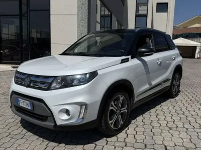 Usata Suzuki Vitara 120 CV (88 kW) 2016 Tetto nero SUV