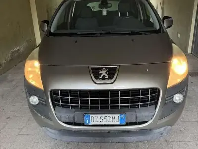Usata Peugeot 3008 109 CV (80 kW) 2009 Grigio Monovolume