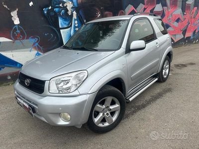 Usata Toyota RAV4 150 CV (110 kW) 2005 Grigio SUV