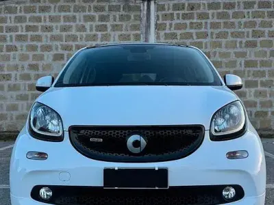 Usata Smart ForFour Brabus Xclusive 109 CV (80 kW) 2018 Bianco Utilitaria