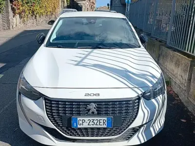 Usata Peugeot 207 75 CV (55 kW) 2023 Bianco Berlina