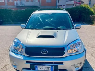 Usado Toyota RAV4 116 CV (85 kW) 2004 Gris SUV