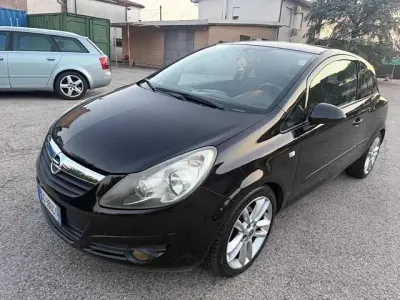 Usata Opel Corsa Sport 90 CV (66 kW) 2007 Nero Utilitaria