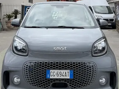 Usata Smart ForTwo Coupé 41 kW (56 CV) 2021 Grigio Utilitaria