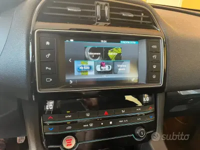 Usata Jaguar F-Pace 180 CV (132 kW) 2016 Grigio SUV